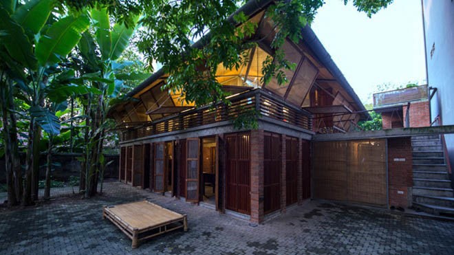Nhà tre truyền thống độc đáo giữa Hà Nội