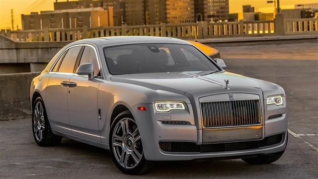 Đại gia chi 200 tỷ mua biển số cho siêu xe RollsRoyce