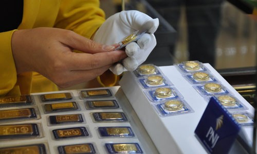 Các doanh nghiệp vàng miếng đưa giá thu mua xuống dưới 36 triệu đồng mỗi lượng.
