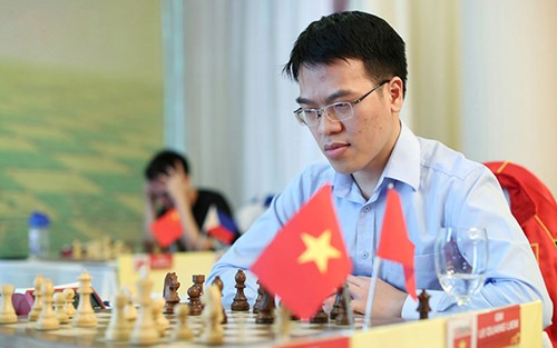 Quang Liêm chủ động cầm hoà để chắc vị trí Á quân. 