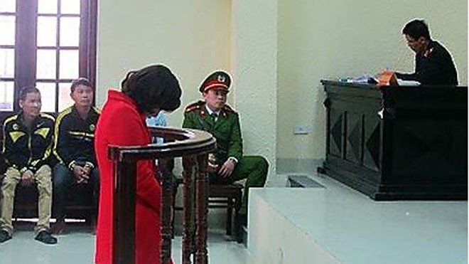 Bị cáo Nguyễn Thị Thúy Hiền tại phiên tòa cuối tháng 1/2017. Ảnh: T.A