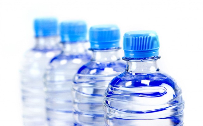 Nhiều thương hiệu nước uống thừa nhận rằng nguyên liệu ban đầu của sản phẩm là nước lấy từ vòi