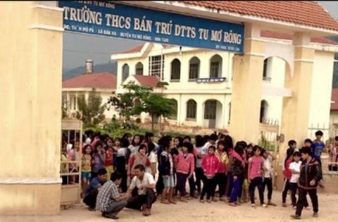 Trường THCS bán trú DTTS Tu Mơ Rông nơi xảy ra việc giáo viên tố bị hiệu trưởng đánh vì... không chịu đi nhậu (Ảnh VNN)