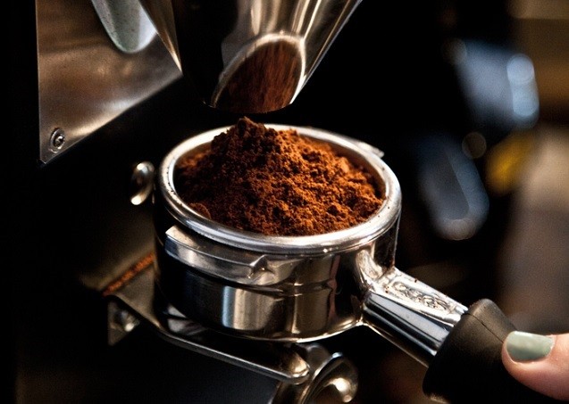 Nhuộm cà phê bằng lõi pin: Vô cùng nguy hại