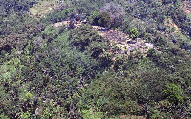 Khu vực phát hiện ra ngôi đền cổ giống Kim tự tháp ở Indonesia.