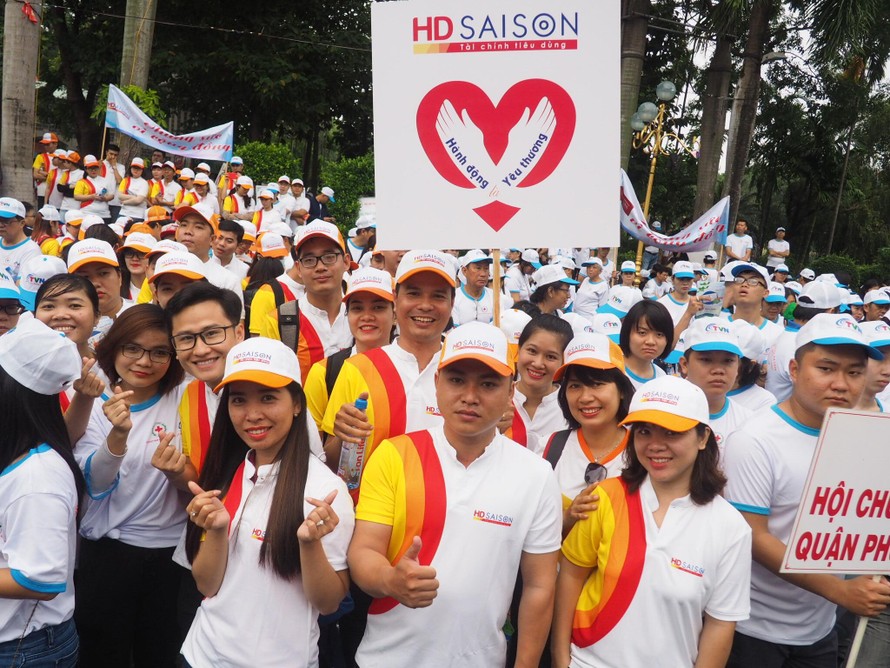 Hơn 600 nhân viên HD SAISON tham gia đi bộ gây quỹ từ thiện