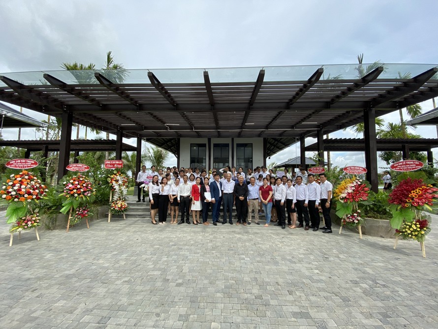 Cán bộ - nhân viên Trần Anh Group trong ngày khai trương trụ sở mới