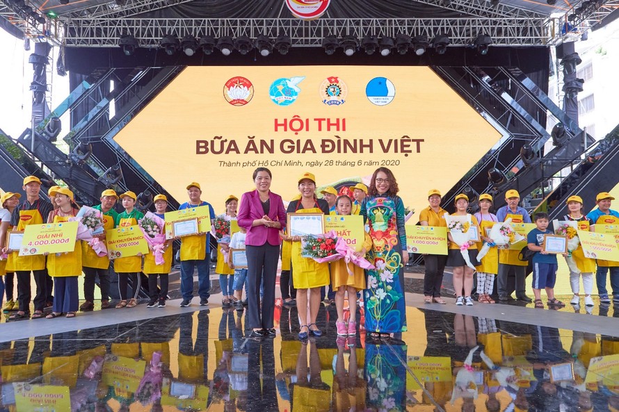 Hội thi “Bữa ăn gia đình Việt” là nơi các gia đình sáng tạo những món cơm nhà ngon khỏe