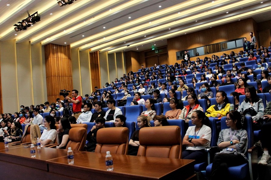 Toàn cảnh của hội thảo phát triển năng lực: Đánh thức nguồn năng lượng cho các bạn trẻ