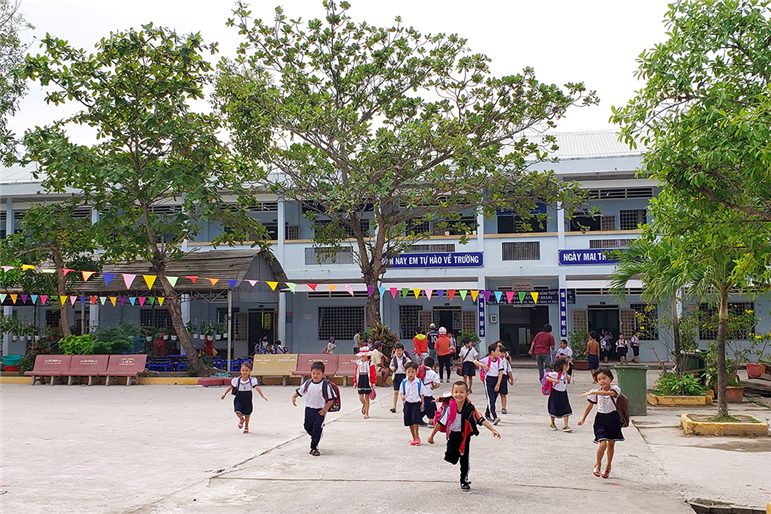 Nhờ công tác huy động vốn cho NSNN và cho đầu tư phát triển, nhiều công trình đã hoàn thành, đưa vào khai thác, sử dụng góp phần an sinh xã hội, phát triển kinh tế-xã hội địa phương. Trường Tiều học Hòa Khánh (Đồng Tháp) là một công trình được đầu tư xây dựng từ nguồn vốn NSNN.