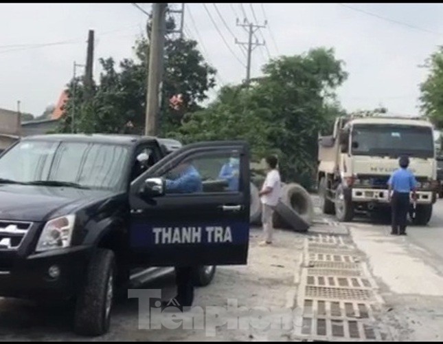 Bình Dương ra quân xử lý xe ben ‘hết đát’ lộng hành phá nát đường