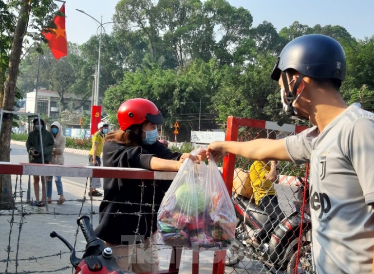 Bình Dương dỡ bỏ phong tỏa sớm hơn dự kiến để người dân đón Tết