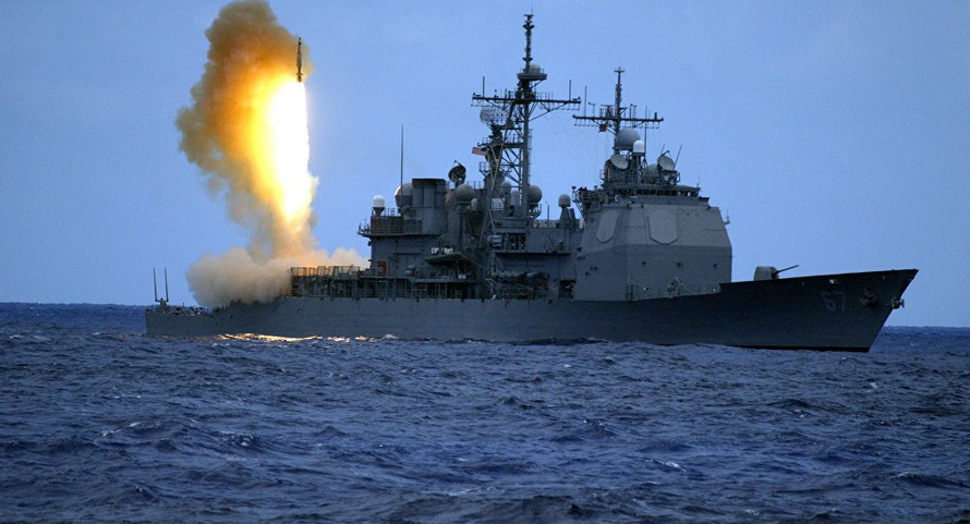 Một tên lửa SM-3 được phóng từ tàu tuần dương tên lửa dẫn đường USS Shiloh