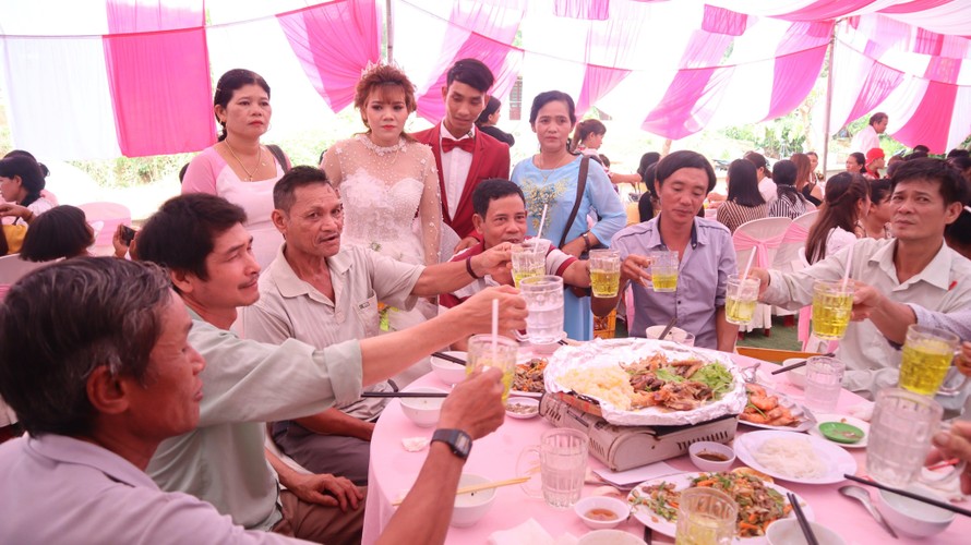 Đám cưới không rượu bia đầu tiên tại Bình Phước