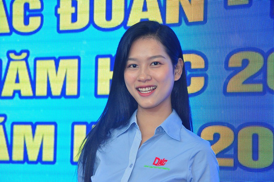 Người đẹp áo dài Hoa hậu Việt Nam được tặng giấy khen về công tác Đoàn