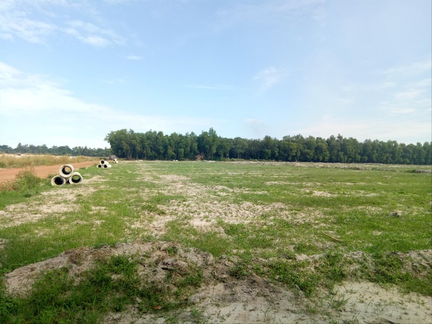 Khu đất của dân ở huyện Bàu Bàng được rao bán như một dự án Ảnh: H.C