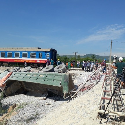 Vụ lật tàu tại Thanh Hóa: Tạm đình chỉ công tác cung trưởng