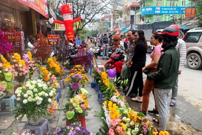 Hoa lạ, hoa giả được săn đón ở Thanh Hóa