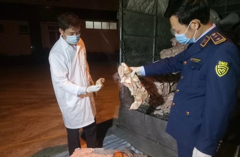 Thanh Hoá: Thu giữ, tiêu huỷ gần 1 tấn bì lợn bốc mùi trên đường tiêu thụ