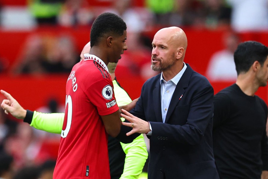 HLV Ten Hag kêu gọi Rashford 'ngó lơ' PSG, gia hạn hợp đồng với MU