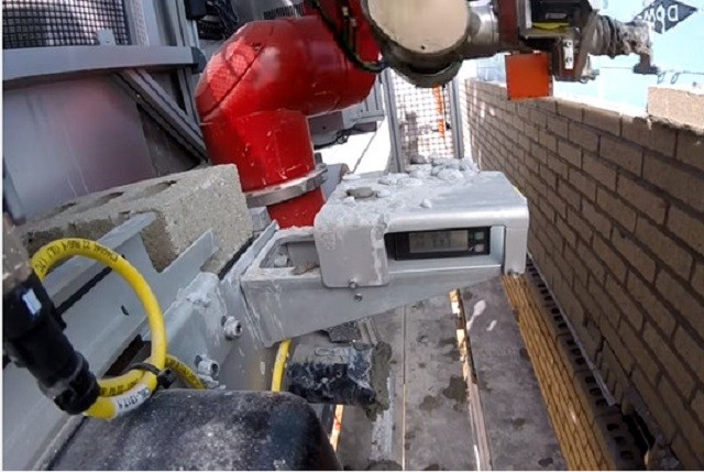 Robot 'thợ xây' có năng suất bằng 10 công nhân 