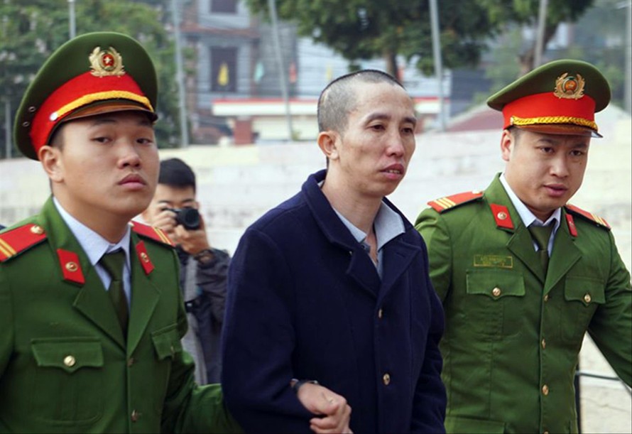 Bị cáo Bùi Văn Công và bị cáo Bùi Thị Kim ThuẢnh: Nguyễn Hoàn 