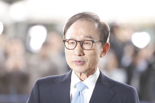 Cựu Tổng thống Hàn Quốc Lee Myung-bak sẽ phải đối diện với mức án tù chung thân. Ảnh: Yonhap