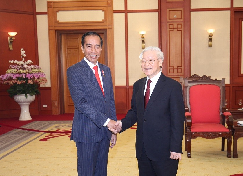 Tổng Bí thư Nguyễn Phú Trọng tiếp thân mật Tổng thống Cộng hòa Indonesia Joko Widodo. Ảnh: Như Ý