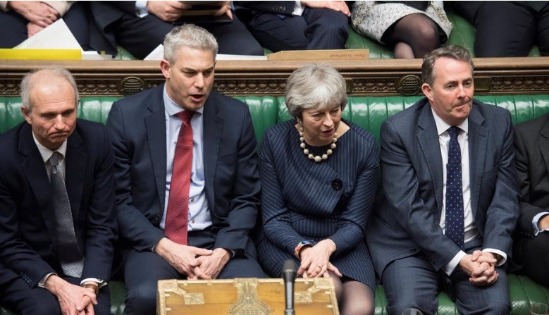Thủ tướng Anh Theresa May ngồi nghe tranh luận để bỏ phiếu tại Hạ viện ngày 14/3.