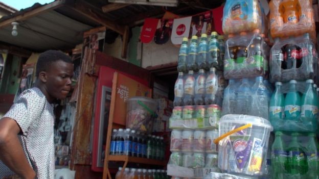 Người dân Nigeria uống nước Fanta và Sprite trong các bữa ăn hàng ngày, vì thế vụ việc phát hiện NBC sản xuất nước ngọt có chứa axit benzoic có thể gây ung thư khiến người dân vô cùng lo lắng.