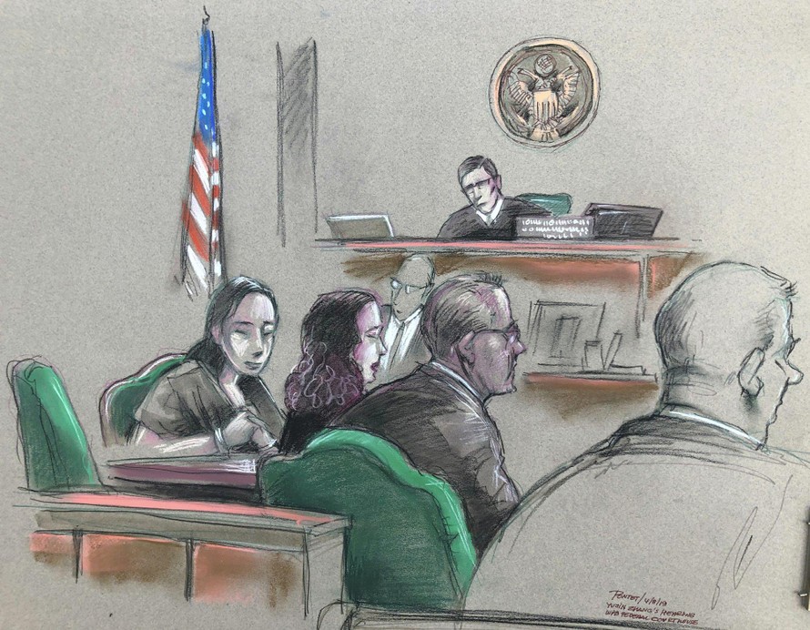 Trương Ngọc Tĩnh, bên trái, tại phiên xét xử ngày 8/4. Ảnh minh họa phiên tòa do không được chụp ảnh, quay phim theo luật của Mỹ.