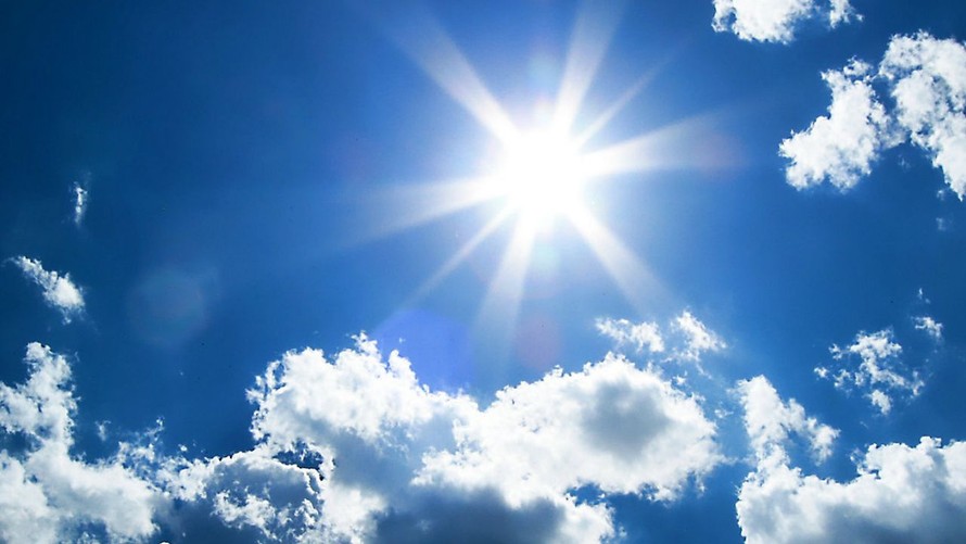 Nắng gắt giữa trưa hè có thể tiêu diệt virus corona trên bề mặt.