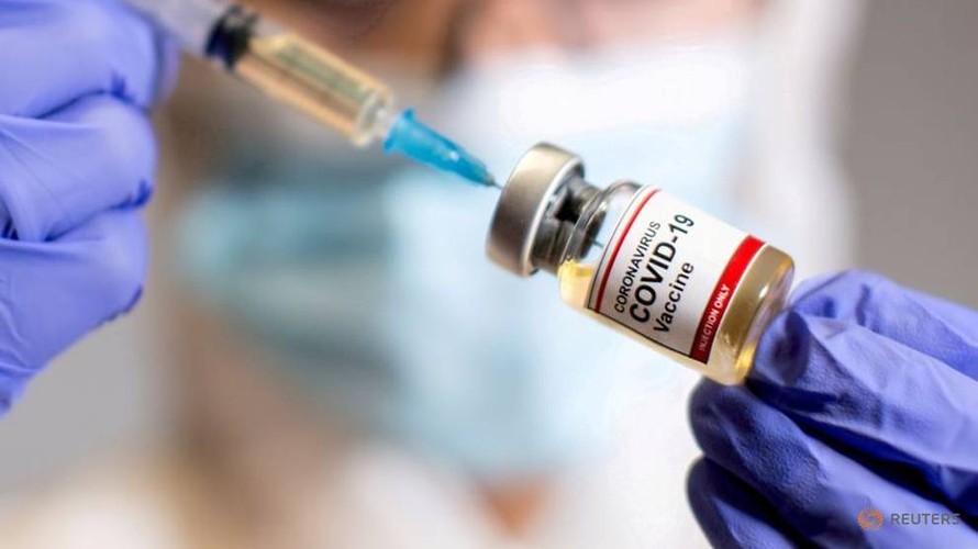 Các nhà khoa học tại đại học Oxford đang phát triển phiên bản vắc xin COVID-19 để chống lại các biến chủng mới.