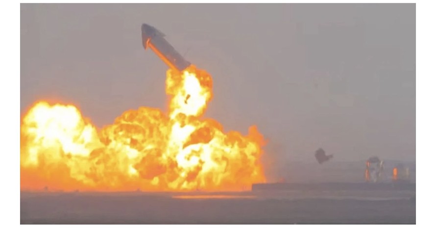 Mặc dù phát nổ sau 8 phút hạ cánh, nhưng kỹ sư của công ty này tuyên bố SpaceX đã thành công.