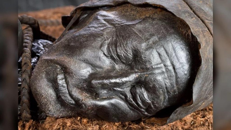 Thi thể của Toullund Man" đã được bảo quản tốt trong than bùn.