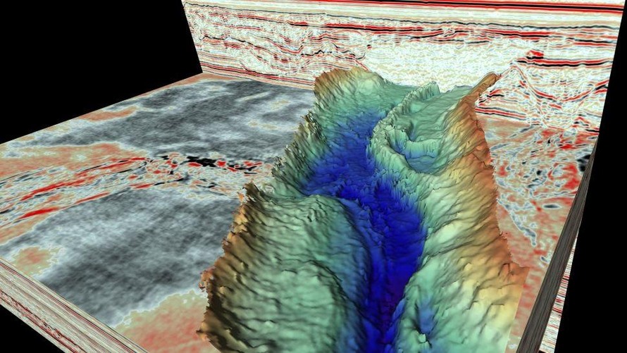 Mô phỏng thung lũng và vách đá tuyệt đẹp dưới đáy Đại Tây Dương qua hình ảnh 3D
