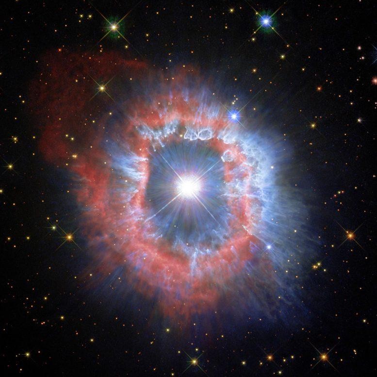 Ngôi sao quái vật AG Carinae được bao quanh bởi những tinh vân ngoạn mục.
