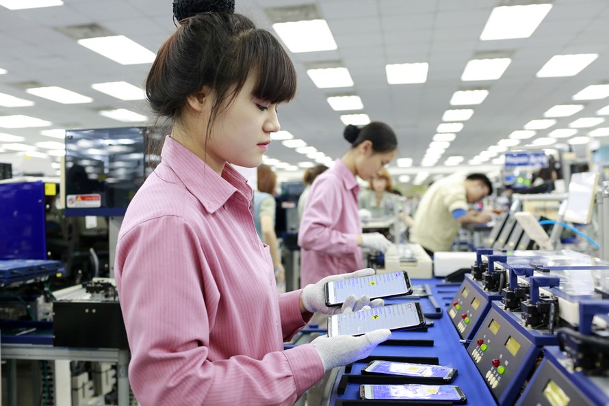 Mỗi khi Samsung tăng hoặc giảm xuất - nhập khẩu, lập tức kim ngạch xuất - nhập khẩu của Việt Nam biến động theo.