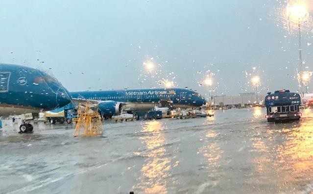 Các hãng hàng không Việt Nam phải hủy, hoãn một số chuyến bay đi Nhật do bão 