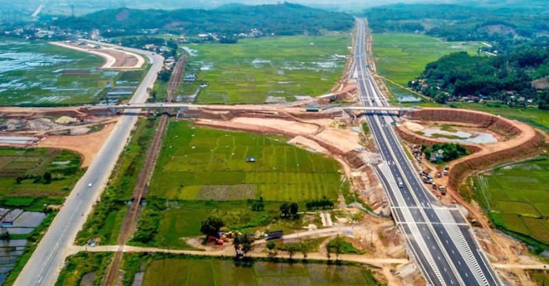 Nút giao Dung Quất trên tuyến cao tốc Đà Nẵng - Quảng Ngãi còn phải chờ lún tới tháng 6/2019.
