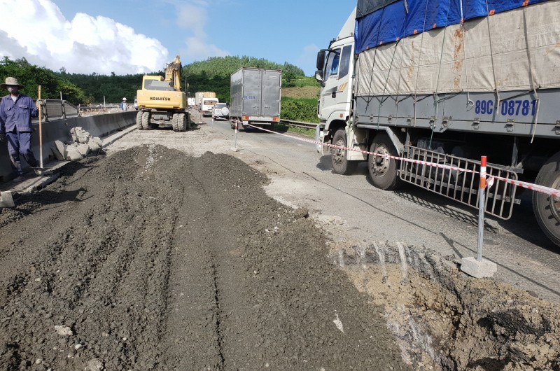 Các đơn vị thi công sửa chữa Quốc lộ 1 qua Phú Yên bị phê bình.