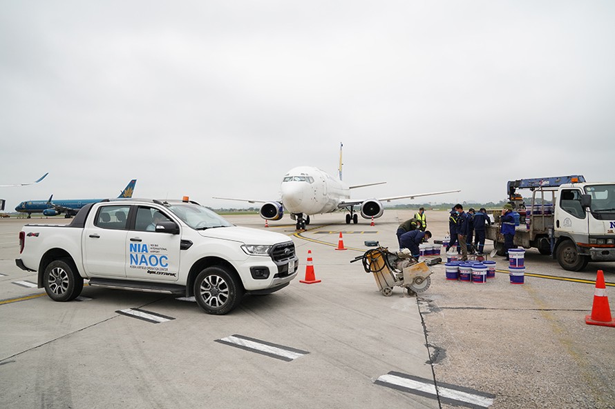 Sân bay Nội Bài và Tân Sơn Nhất bước vào sửa chữa đã ảnh hưởng nghiêm trọng tới hoạt động hàng không.