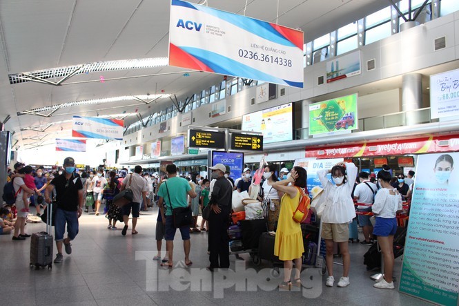 Giải toả khách du lịch mắc kẹt tại Đà Nẵng về Hà Nội và TPHCM trong các ngày từ 12-14/8.