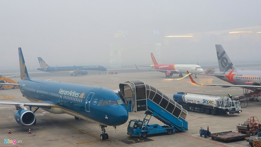 Nối lại một số đường bay thương mại quốc tế thường lệ chở khách từ Việt Nam đi.