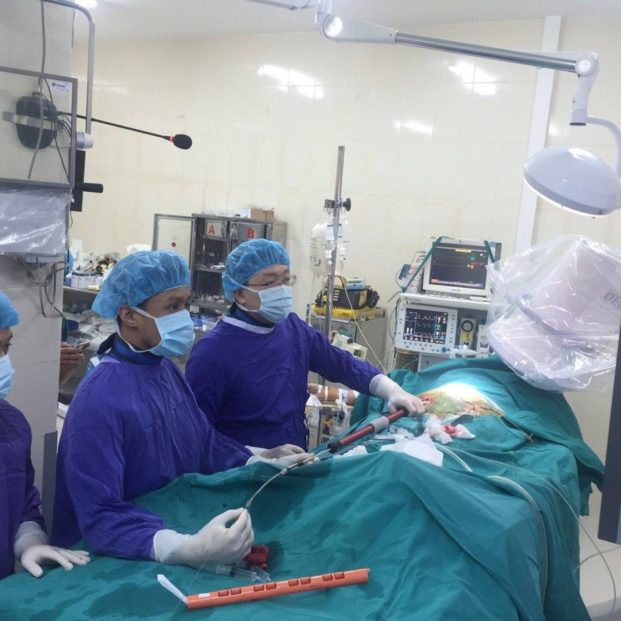 Hình ảnh đặt stent-graf ĐMC cấp cứu cho bệnh nhân S. Ảnh: BV Việt - Đức cung cấp