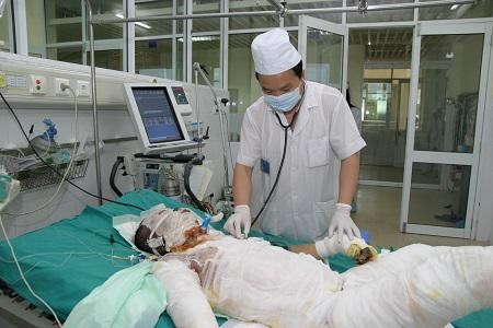 Nạn nhân bị bỏng nặng điều trị tại Viện Bỏng Quốc gia