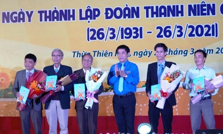 Ra mắt sách Lịch sử Đoàn TNCS Hồ Chí Minh và phong trào thanh niên tỉnh TT-Huế