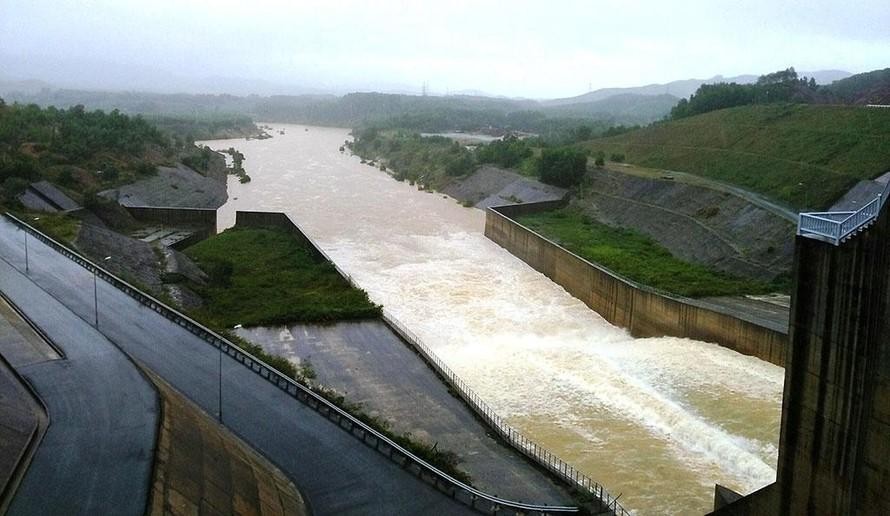 5 hồ chứa tại TT-Huế nhận lệnh điều tiết mức nước để đón lũ do đợt mưa mới dự báo sẽ rất lớn. Ảnh BNL