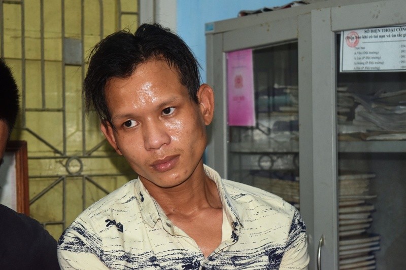 Đối tượng Hồ Văn Việt bị công an bắt giữ vào chiều 13/4 về hành vi tàng trữ 200 viên ma túy tổng hợp