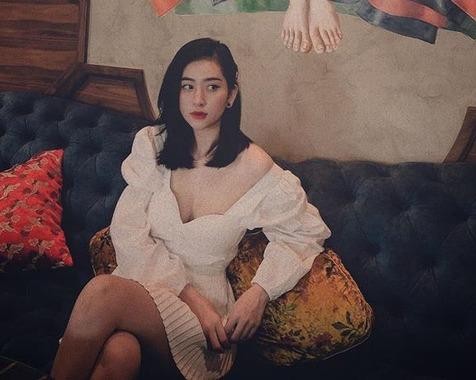 Hot girl xinh đẹp mà lận đận tình duyên: 'Tôi từng muốn bỏ hết vì yêu'